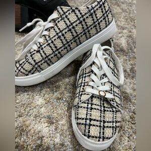 Stylish Women's Plaid Sneakers